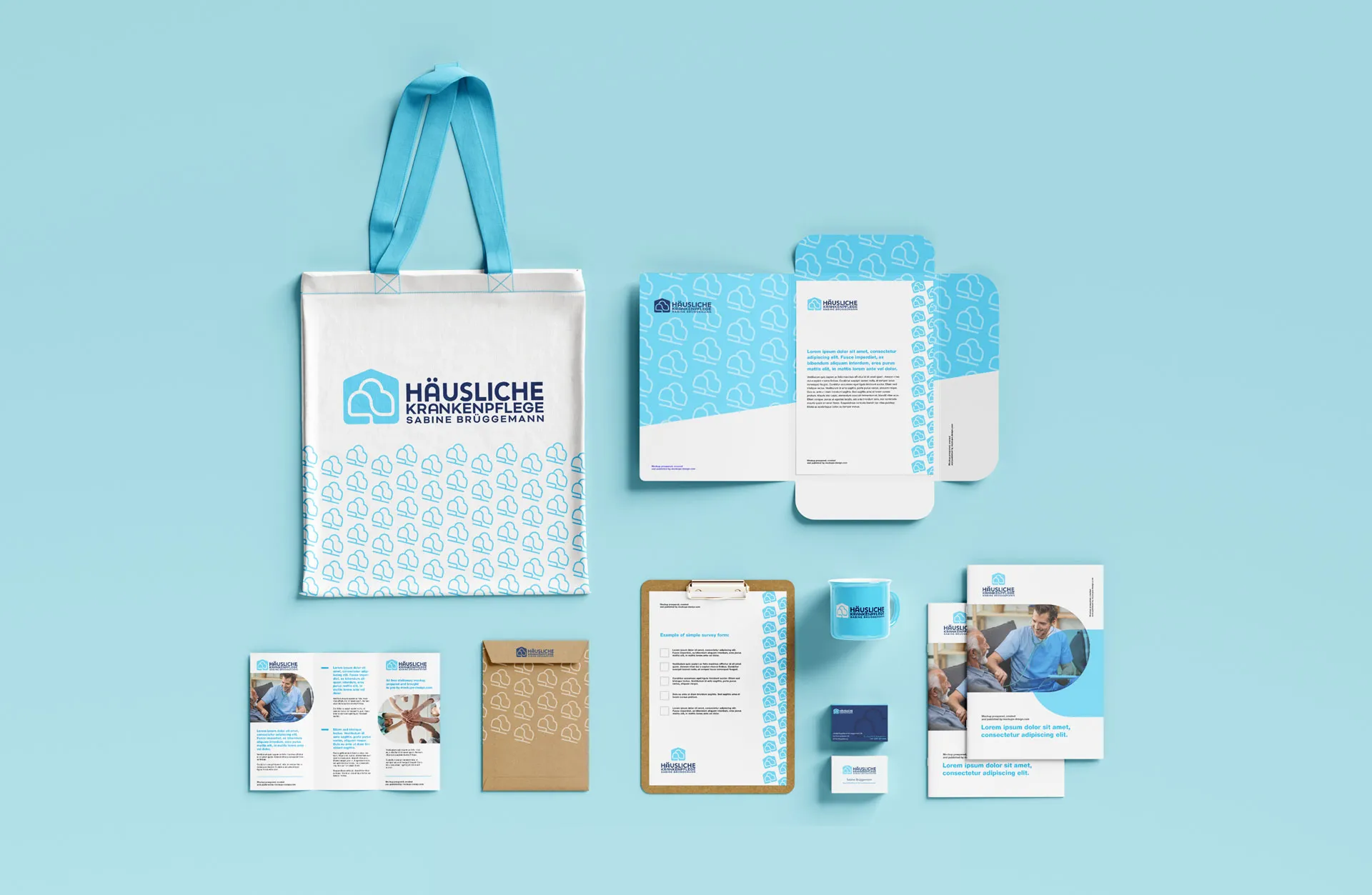 Corporate Design der Häuslichen Krankenpflege Sabine Brüggemann auf Stofftasche, Mappe, Flyer, Visitenkarten und Tasse in Hellblau